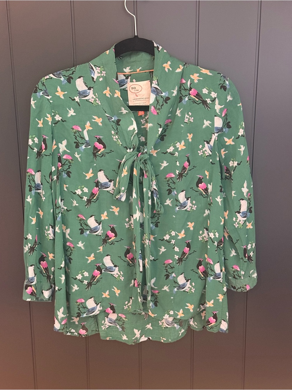 🐦 Anthropologie Women’s Conversations Green Bird-Print Tie-Neck Blouse - Size 2